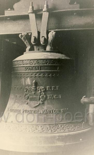 001 (31).jpg - Glocke der Pöhler Kirche